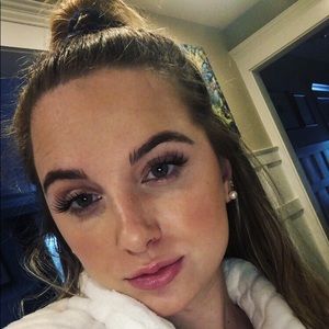 Meet your Posher, Ellis